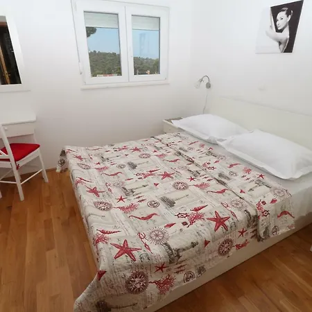 Modern Apartment *